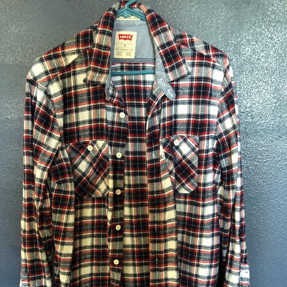 Plaid Levi’s flannel button up